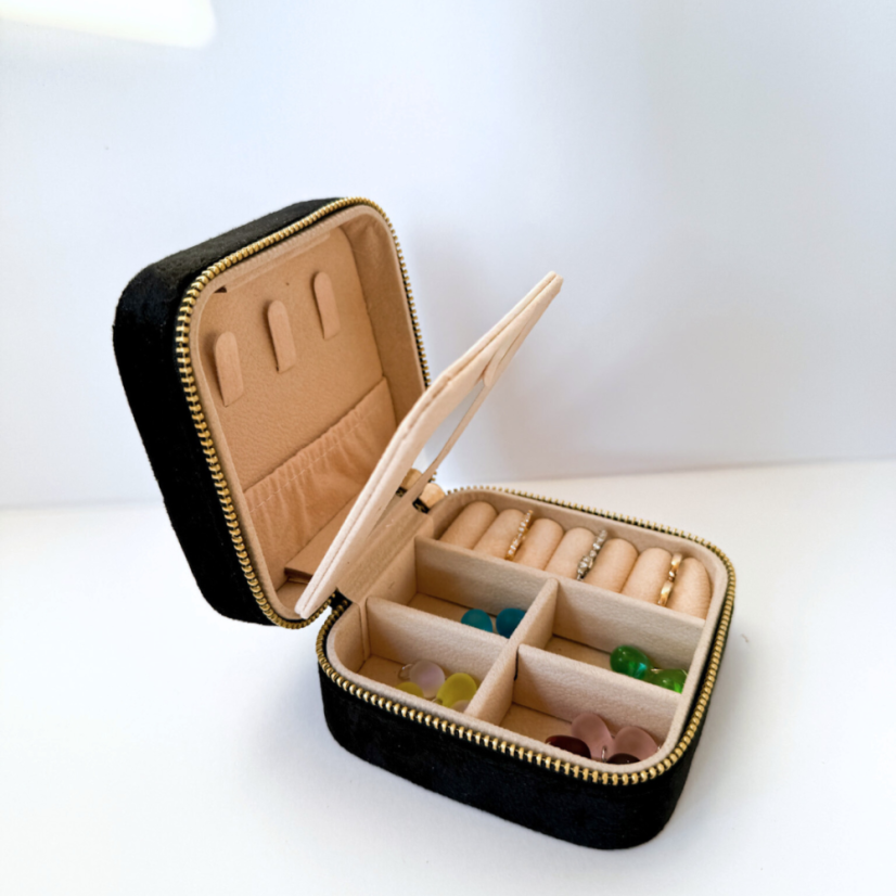 Malá šperkovnice - černá