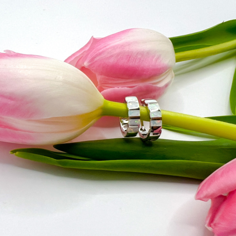 Bílé opálové kroužky