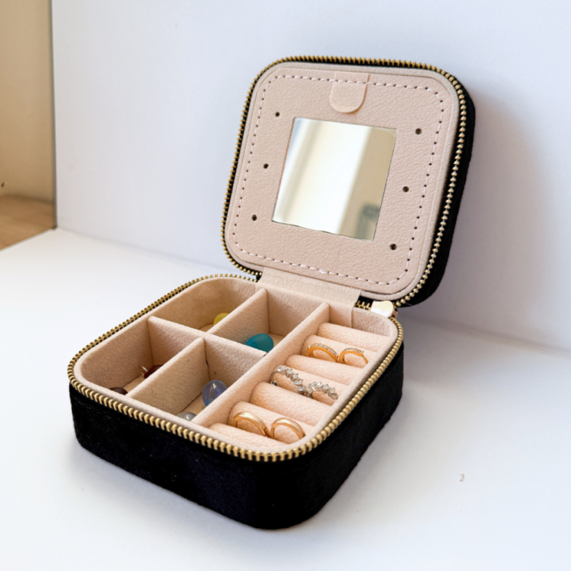 Malá šperkovnice - černá