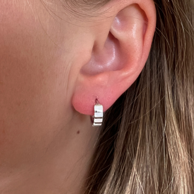 Bílé opálové kroužky